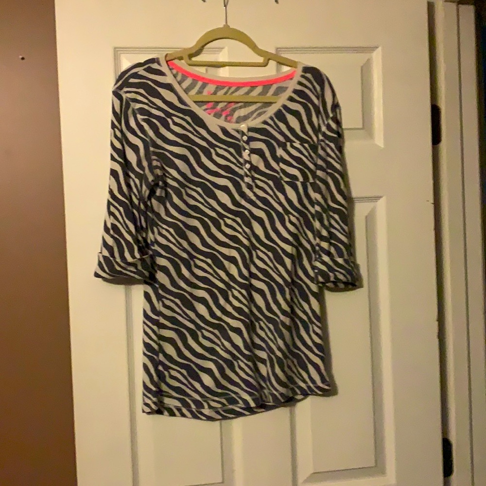 Three-quarter sleeve thermal top